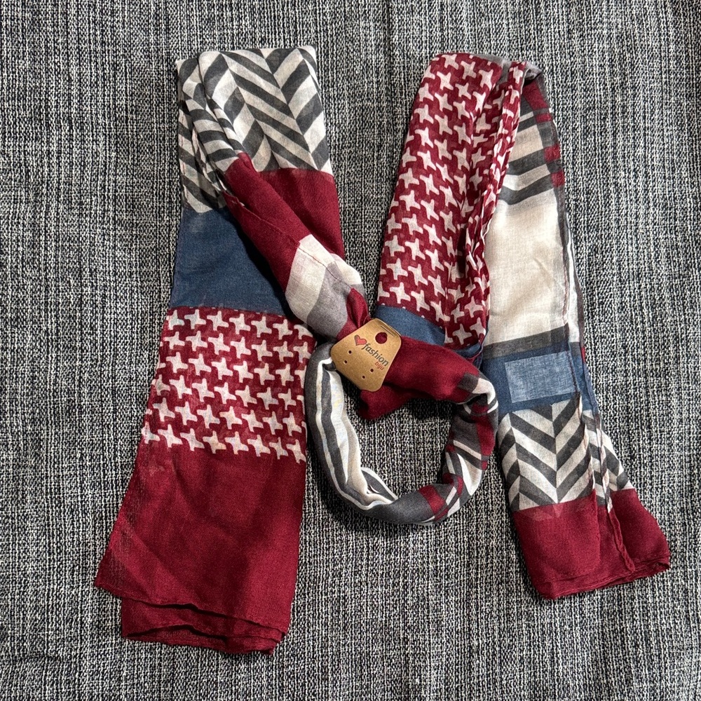 Stylish Red, Blue and Gray Patterned Scarf